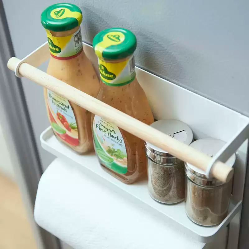 Minimalist steel magnetic rack detail
